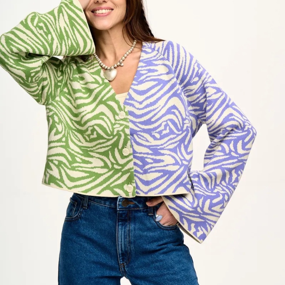 Lucy & Yak Bell Sleeve V-Neck Cotton Cardigan in Zendaya Print